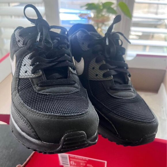 Nike Air Max 90GS Black/White/Marina-Iron Grey (youth 6/womens 8) - Picture 2 of 4